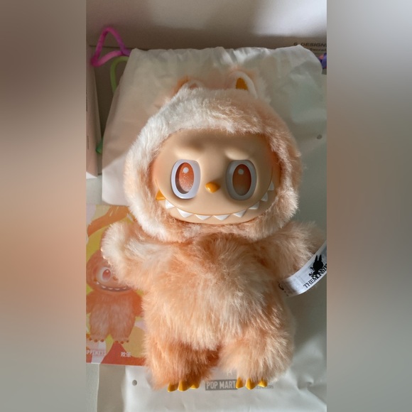 AUTHENTIC POPMART BIG INTO ENGERY LABUBU - HAPPINESS - Picture 2 of 3